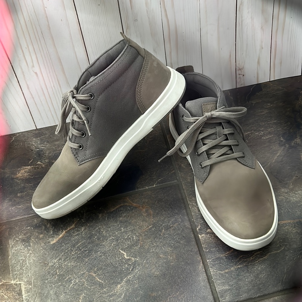 Timberland. Grey. Sz 8.5